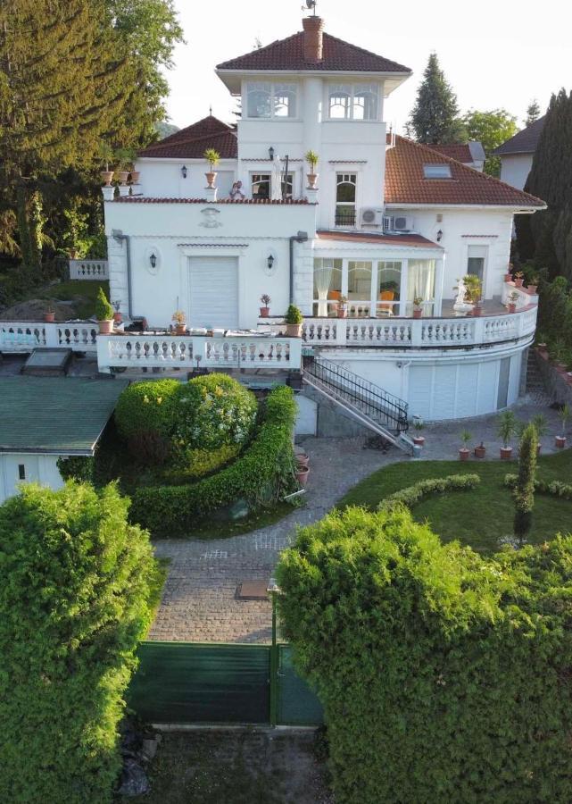 3 Bedroom Private Floor In Luxury Mansion Budapest Exterior photo