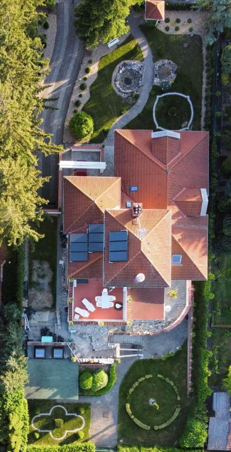 3 Bedroom Private Floor In Luxury Mansion Budapest Exterior photo
