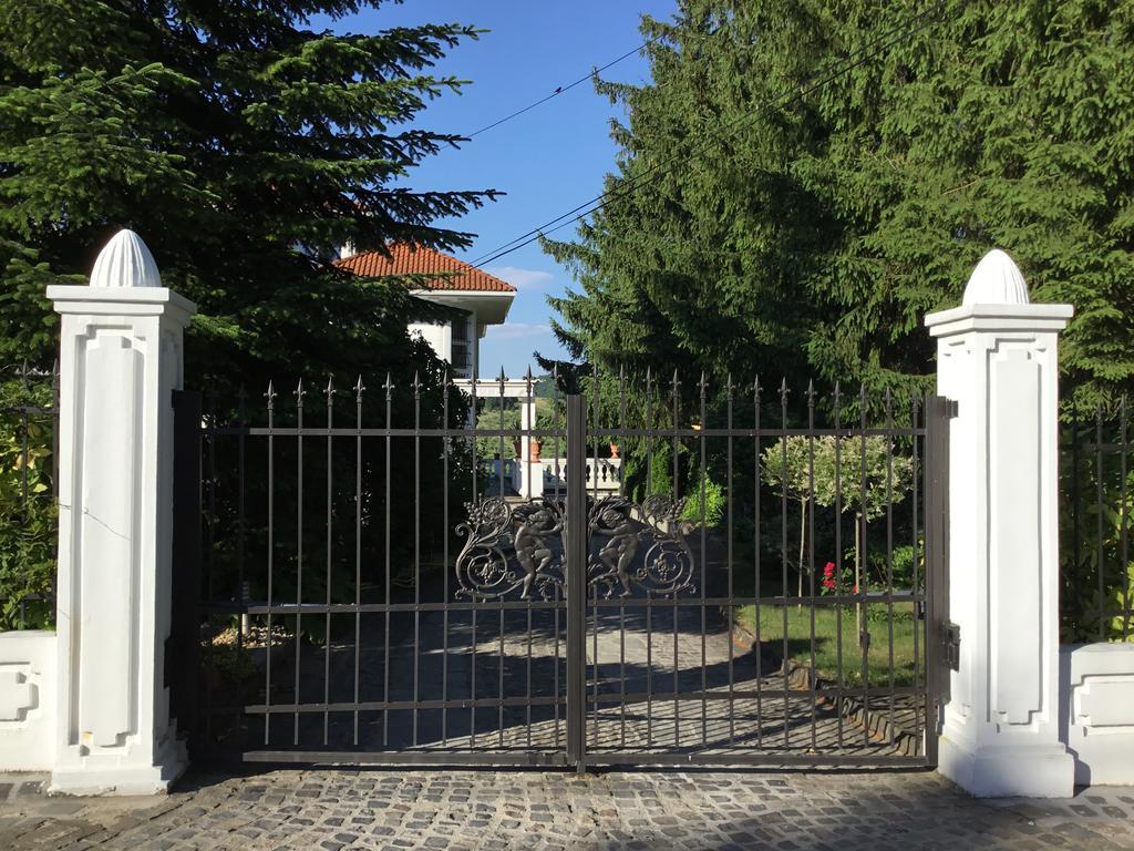 3 Bedroom Private Floor In Luxury Mansion Budapest Exterior photo