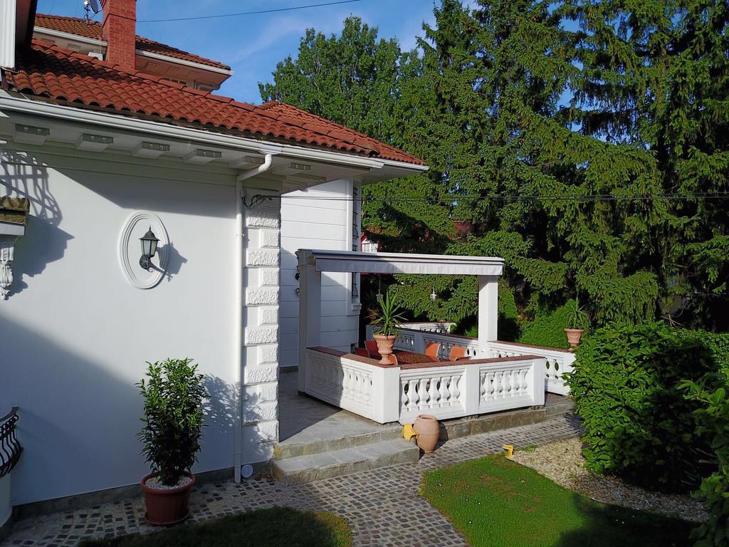 3 Bedroom Private Floor In Luxury Mansion Budapest Exterior photo