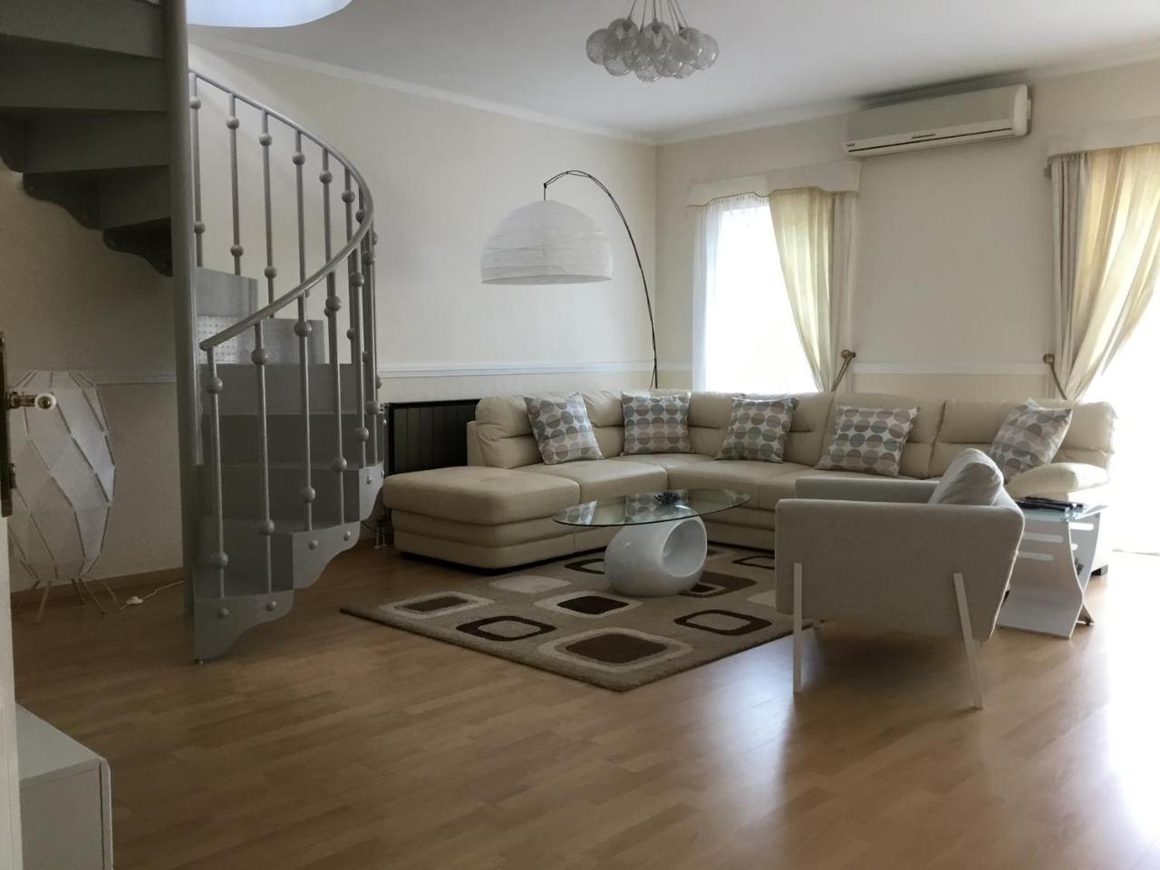 3 Bedroom Private Floor In Luxury Mansion Budapest Exterior photo